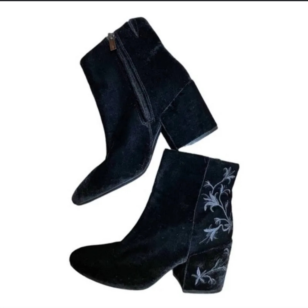 EUC Kenneth Cole Velvet Ankle Boots Size10